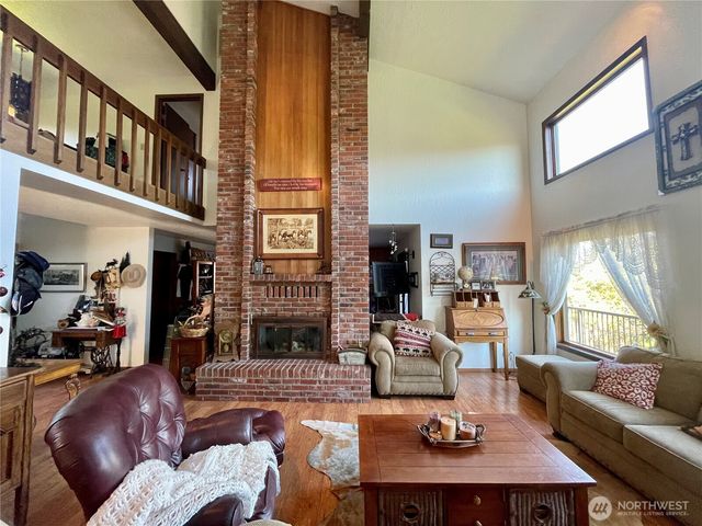 14 Hahn Road, Omak, WA 98841