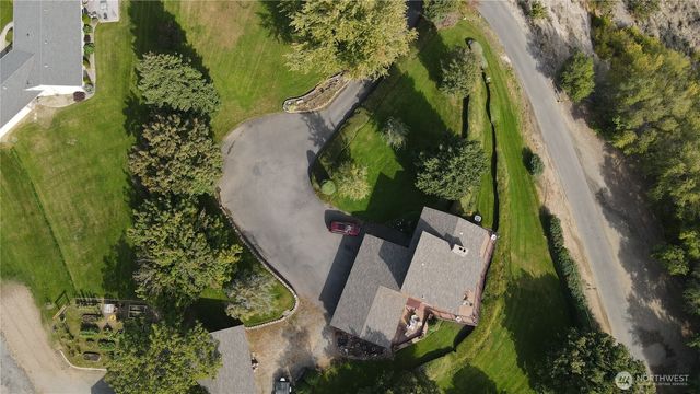 14 Hahn Road, Omak, WA 98841