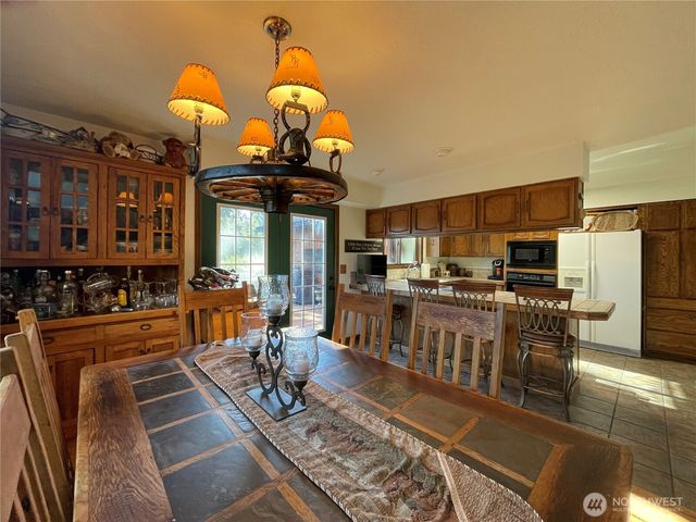 14 Hahn Road, Omak, WA 98841