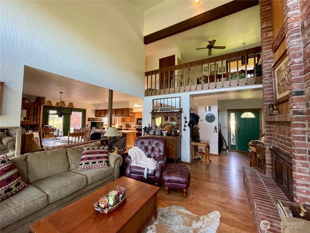 14 Hahn Road, Omak, WA 98841