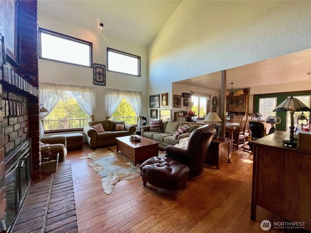 14 Hahn Road, Omak, WA 98841