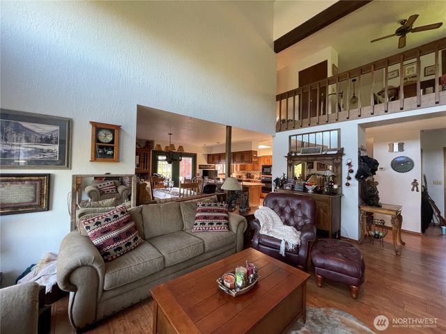 14 Hahn Road, Omak, WA 98841