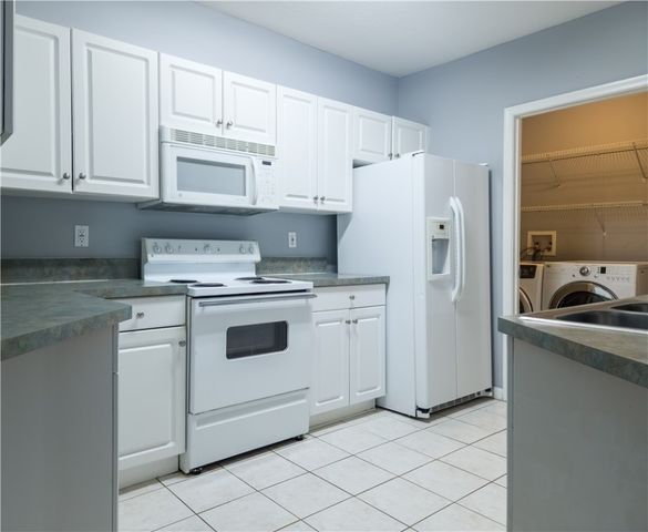 5045 Fairways Circle D201, Vero Beach, FL 32967