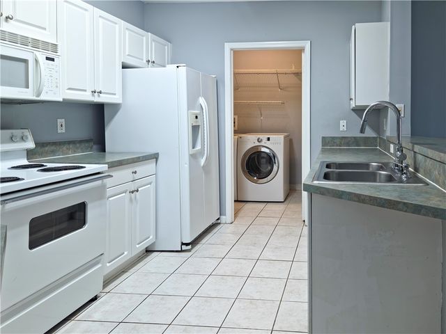 5045 Fairways Circle D201, Vero Beach, FL 32967