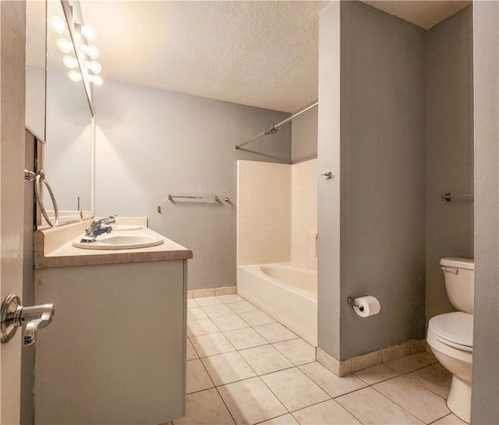 5045 Fairways Circle D201, Vero Beach, FL 32967