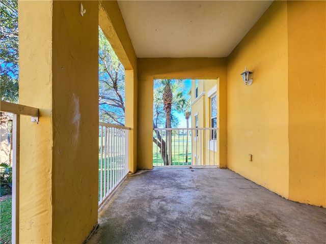 5045 Fairways Circle D201, Vero Beach, FL 32967