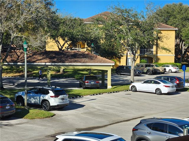 5045 Fairways Circle D201, Vero Beach, FL 32967