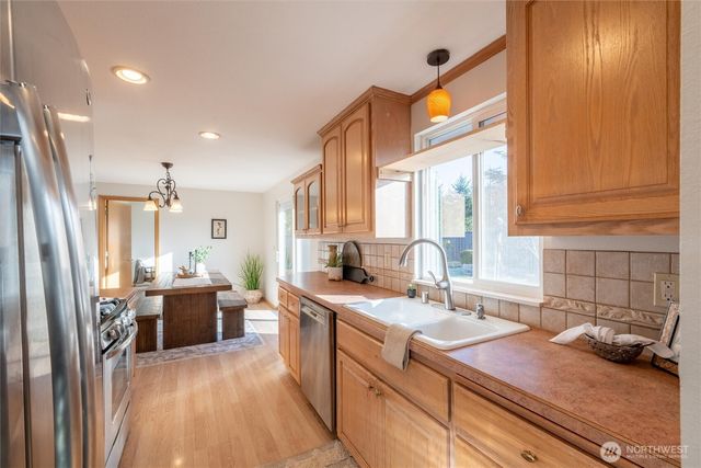 5994 Paradise Drive, Ferndale, WA 98248