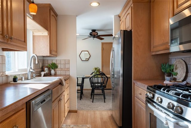 5994 Paradise Drive, Ferndale, WA 98248