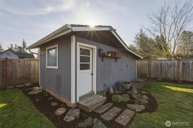 5994 Paradise Drive, Ferndale, WA 98248