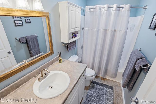 9269 Northwind Drive, Zeeland, MI 49464