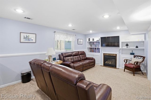 9269 Northwind Drive, Zeeland, MI 49464