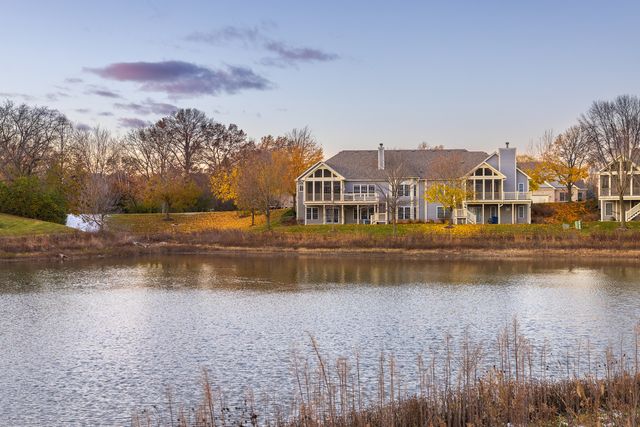 1012 Heron Way, Woodstock, IL 60098