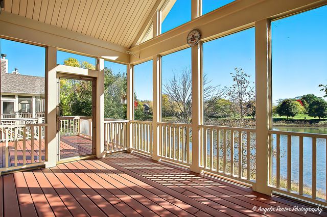 1012 Heron Way, Woodstock, IL 60098