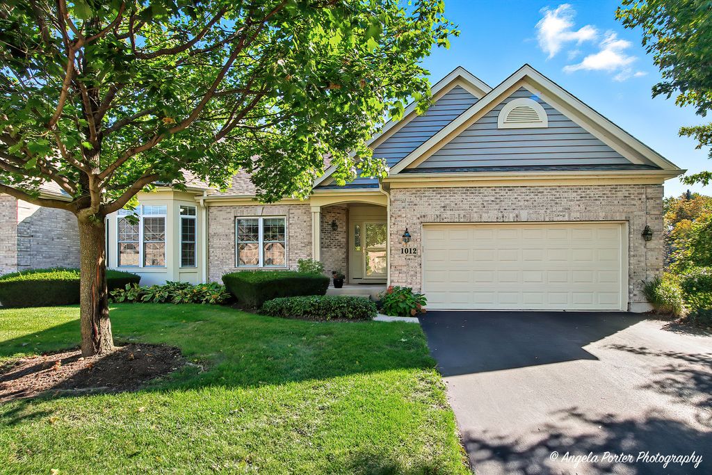 1012 Heron Way, Woodstock, IL 60098