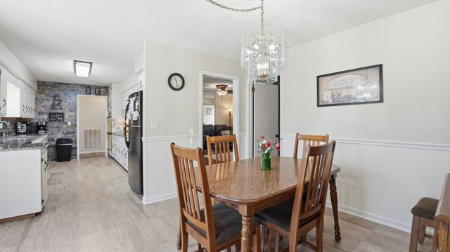 509 Twelve Oaks Rd, Tullahoma, TN 37388