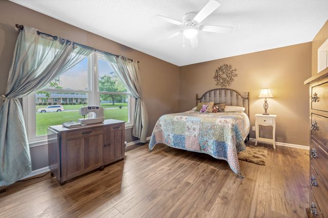 509 Twelve Oaks Rd, Tullahoma, TN 37388