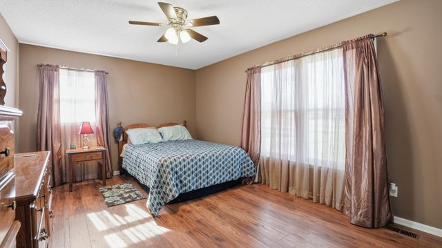 509 Twelve Oaks Rd, Tullahoma, TN 37388