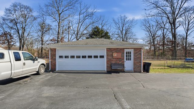 509 Twelve Oaks Rd, Tullahoma, TN 37388