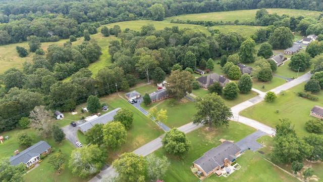 509 Twelve Oaks Rd, Tullahoma, TN 37388