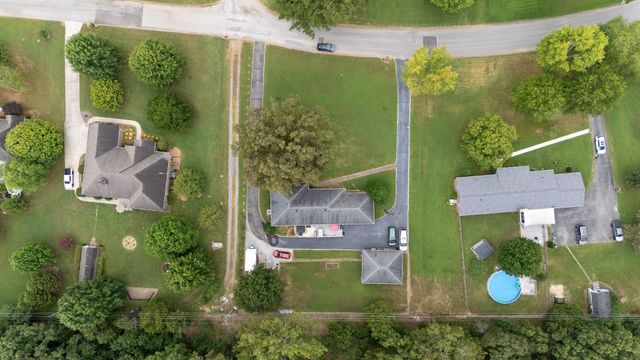 509 Twelve Oaks Rd, Tullahoma, TN 37388