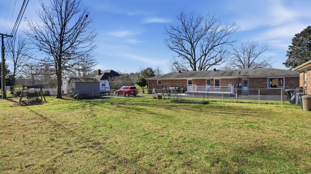509 Twelve Oaks Rd, Tullahoma, TN 37388