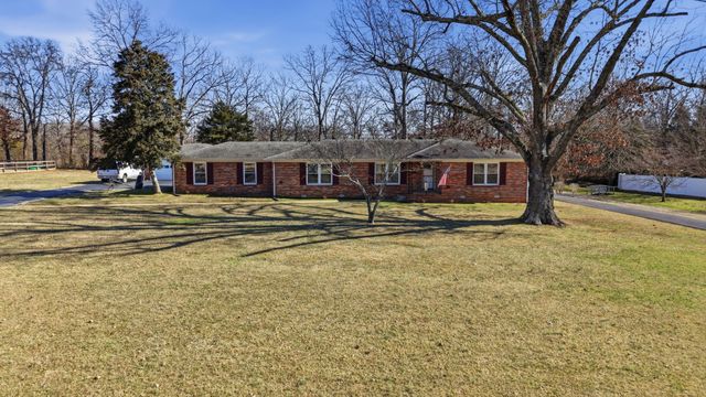 509 Twelve Oaks Rd, Tullahoma, TN 37388