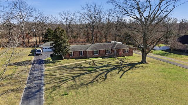 509 Twelve Oaks Rd, Tullahoma, TN 37388