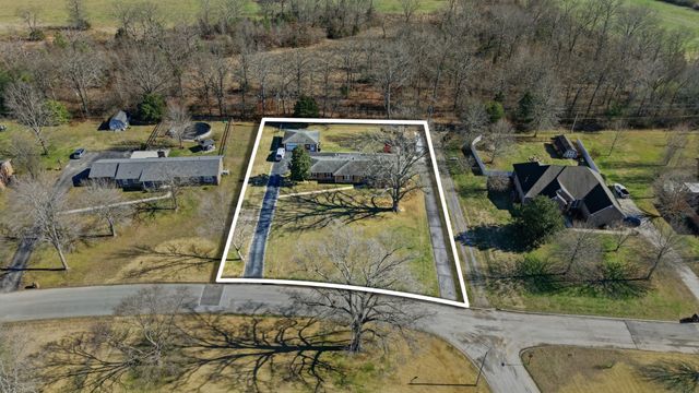 509 Twelve Oaks Rd, Tullahoma, TN 37388