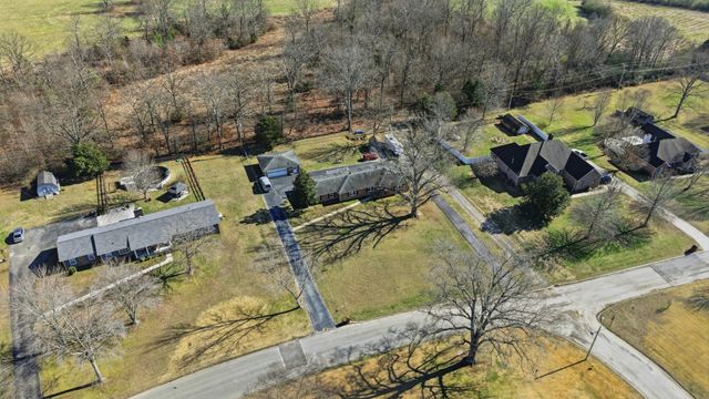 509 Twelve Oaks Rd, Tullahoma, TN 37388