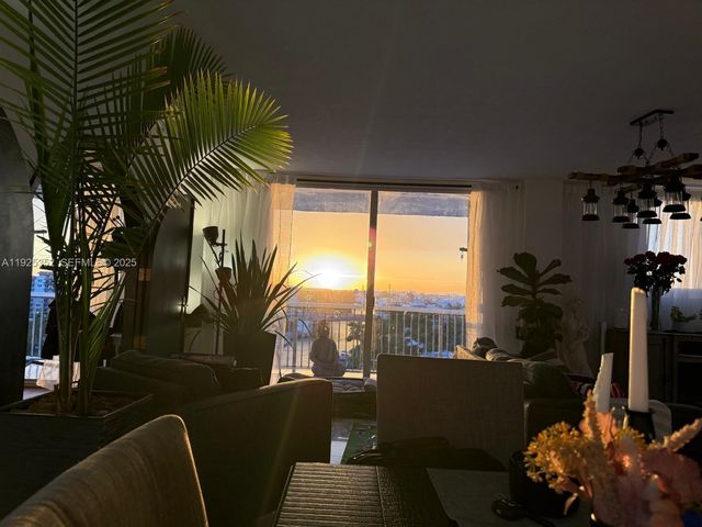 1800 NW 24th Ave 1004, Miami, FL 33125