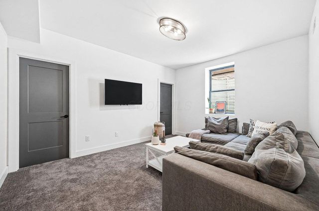1330 Oak Street, Columbus, OH 43205