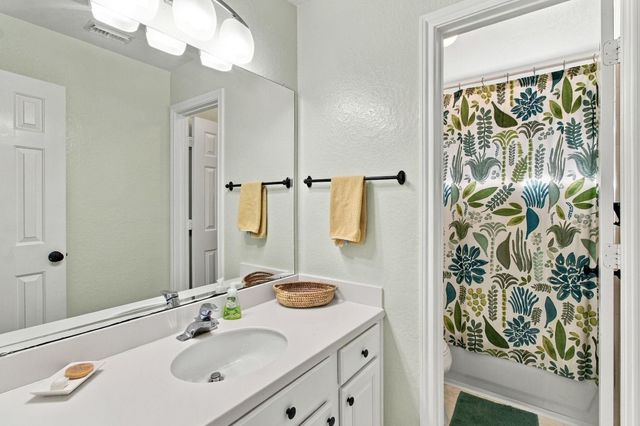 2922 Marble Falls Drive, Pearland, TX 77584