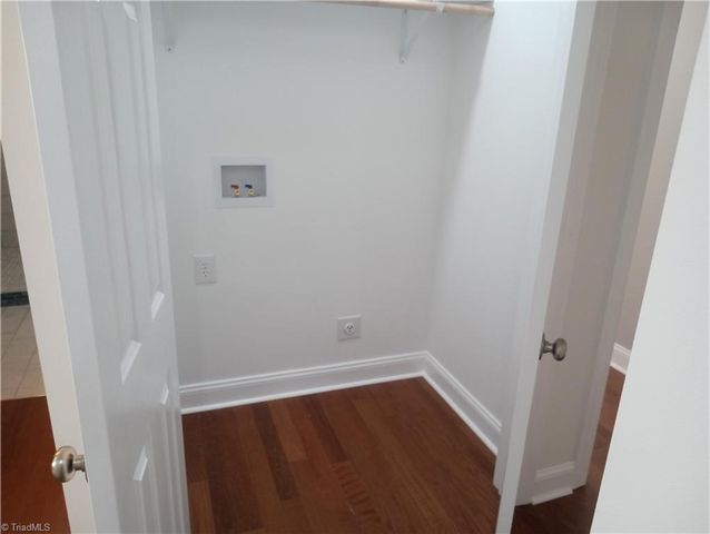 1008 E Side Drive, Greensboro, NC 27406