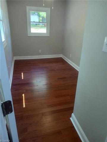 1008 E Side Drive, Greensboro, NC 27406