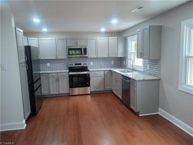 1008 E Side Drive, Greensboro, NC 27406