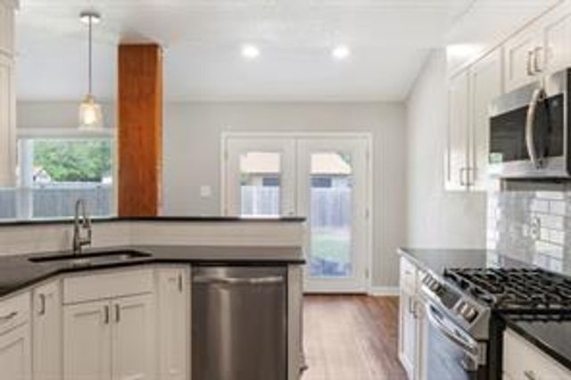 501 Elm CT, Cedar Park, TX 78613