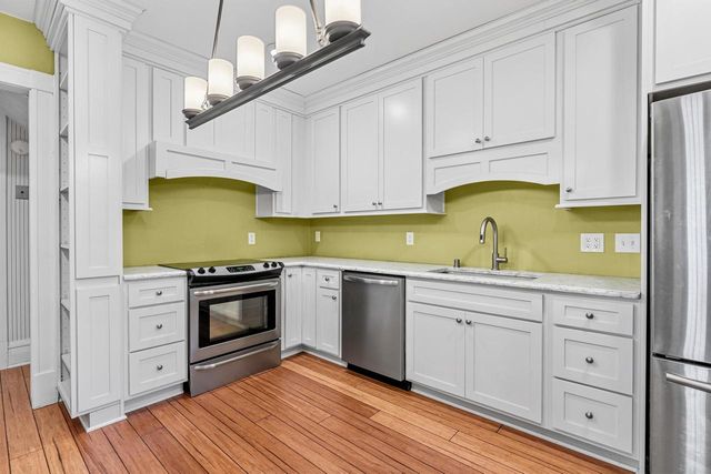 2851 S Lenox STREET, Milwaukee, WI 53207