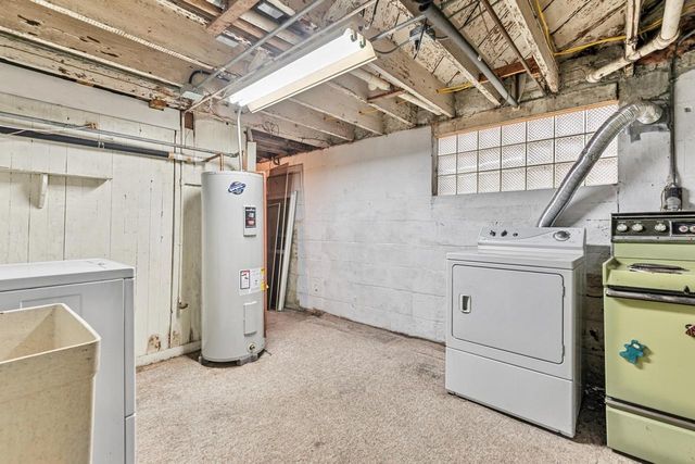 2851 S Lenox STREET, Milwaukee, WI 53207