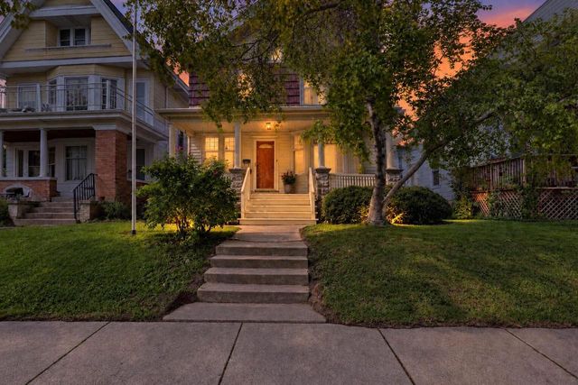 2851 S Lenox STREET, Milwaukee, WI 53207