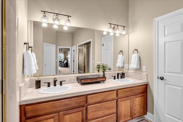 15202 Ledgewood Drive, Redding, CA 96001