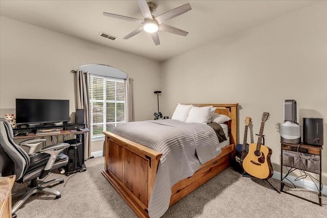 15202 Ledgewood Drive, Redding, CA 96001