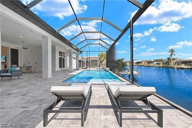 5314 Colonade CT, Cape Coral, FL 33904