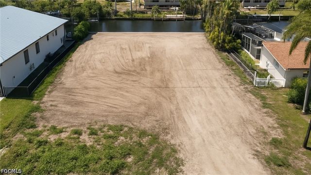 5314 Colonade CT, Cape Coral, FL 33904