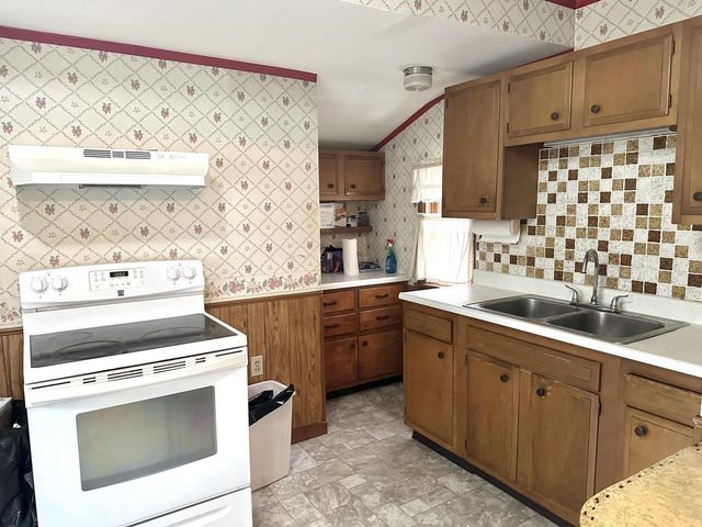 2557 N 59th STREET, Milwaukee, WI 53210