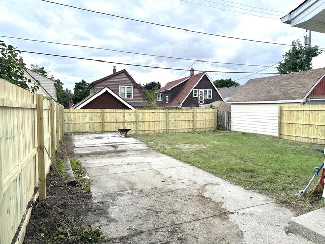 2557 N 59th STREET, Milwaukee, WI 53210