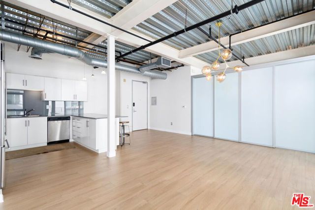 330 W 11th Street 607, Los Angeles, CA 90015