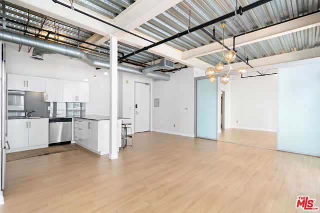 330 W 11th Street 607, Los Angeles, CA 90015