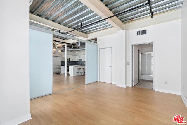 330 W 11th Street 607, Los Angeles, CA 90015