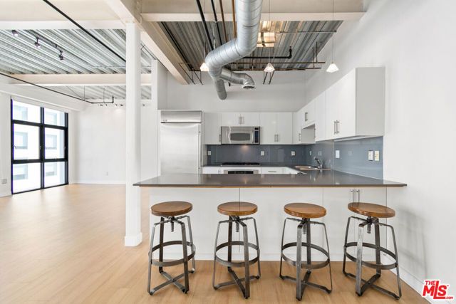 330 W 11th Street 607, Los Angeles, CA 90015